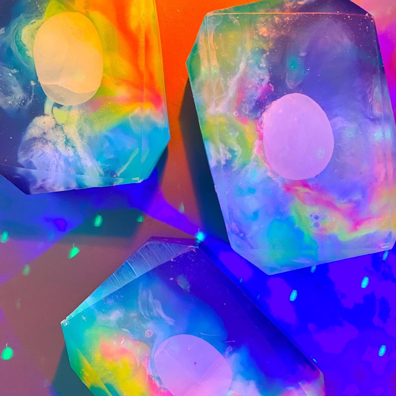 Crystal Bar Soap True Liberation (Aquarius) – Pink Calcite Zodiac Crystal Bar Soap